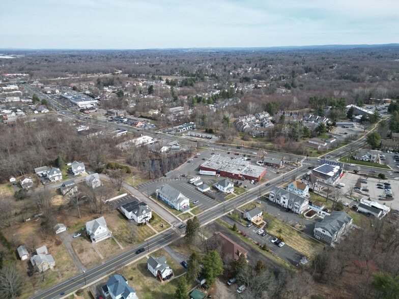 More Photos Of 43 Naubuc Ave, Glastonbury Flex For Sale