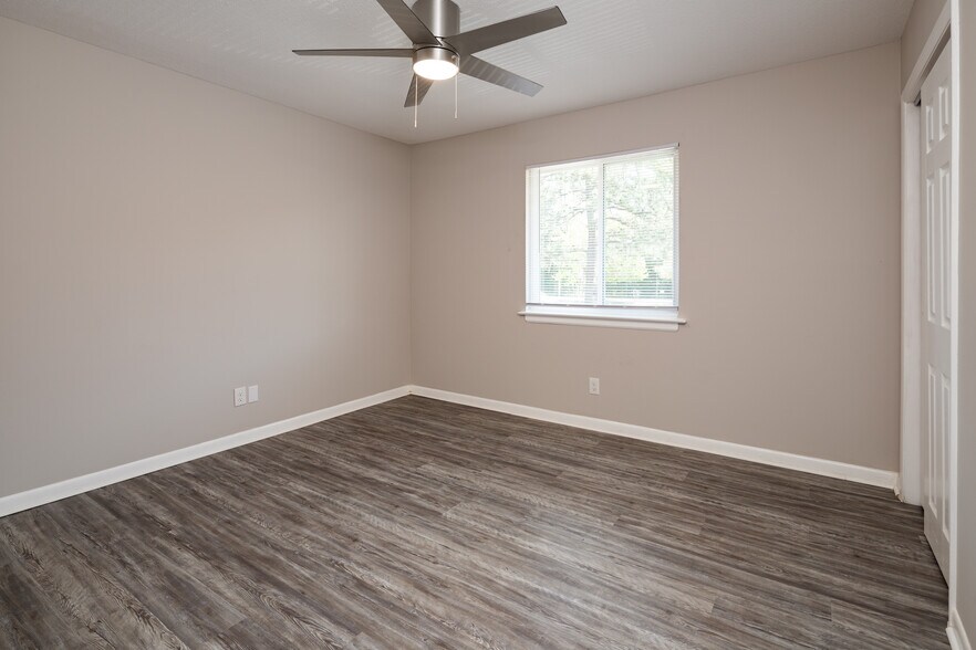 More Photos Of 12012 Middleground Rd, Savannah Apartments For Sale