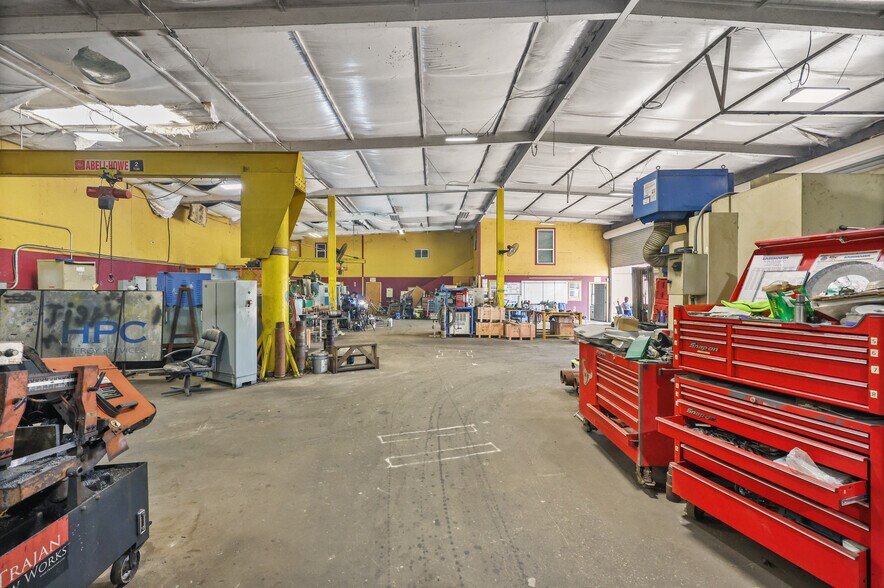 More Photos Of 16911 Pickering Rd, Conroe Warehouse For Sale