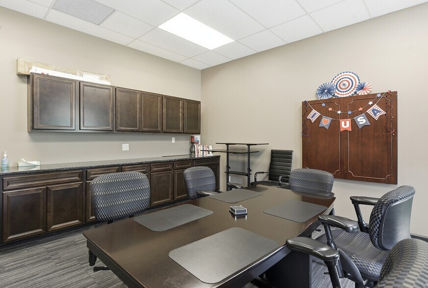 More Photos Of 17670 Welch Plz, Omaha Medical For Lease