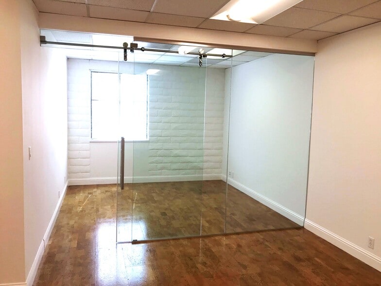 More Photos Of 480 S California Ave, Palo Alto Loft Creative Space For Lease