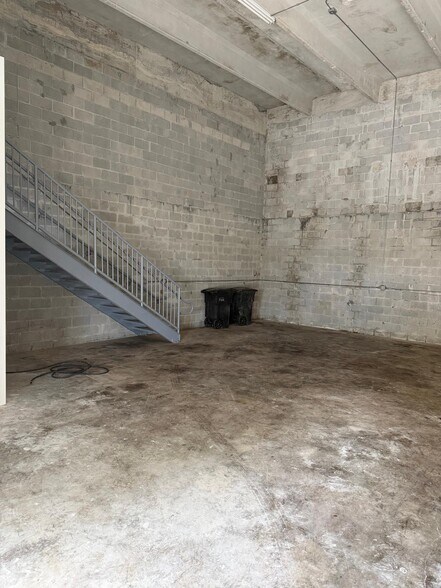 More Photos Of 4628-4648 NW 133rd St, Opa-locka Warehouse For Lease