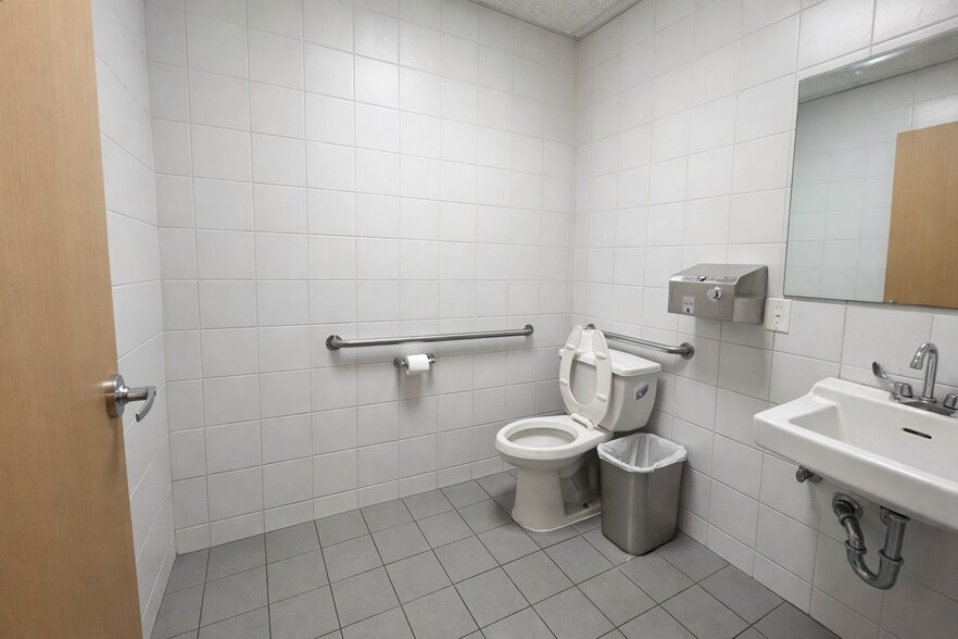 More Photos Of 128-138 Mott St, New York Medical For Sale