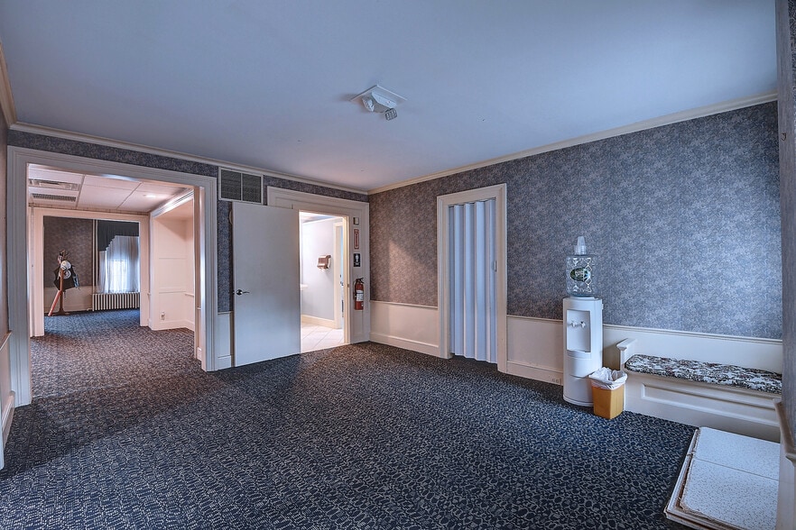 More Photos Of 201 Meadow St, Naugatuck Office For Sale