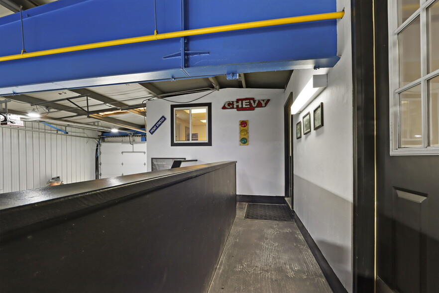 More Photos Of 1206 Washington Rd, Kenosha Auto Repair For Sale