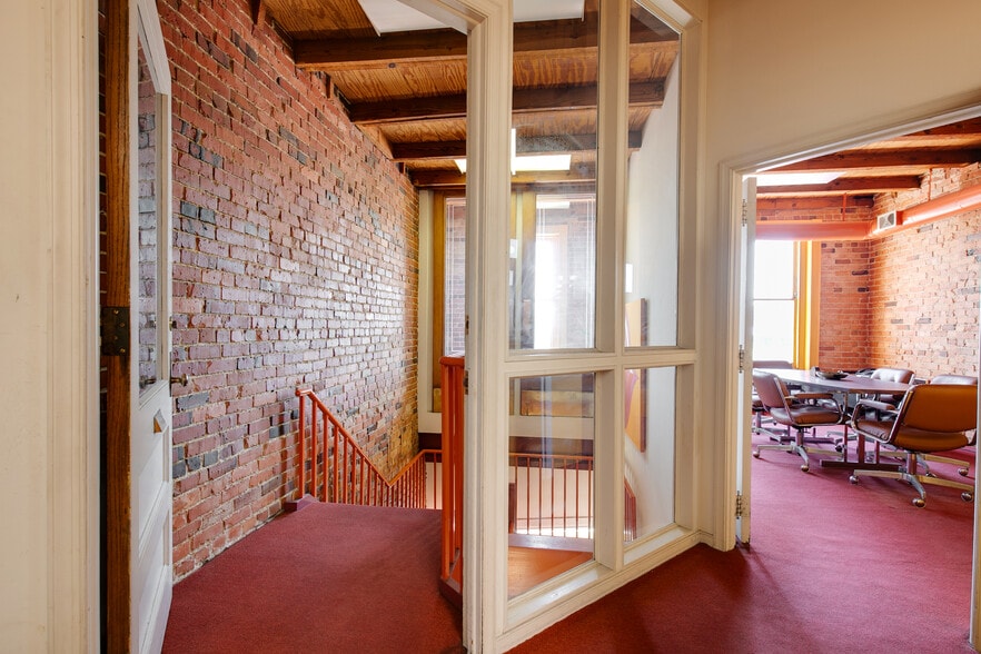 More Photos Of 1641 W Broad St, Richmond Office For Sale