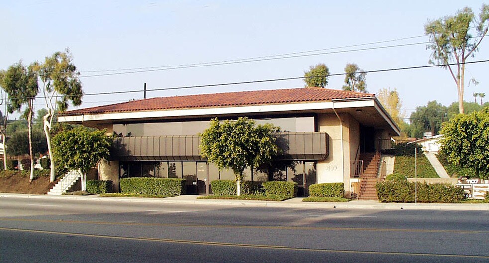 More Photos Of 1107 E Lincoln Ave, Orange Office For Lease