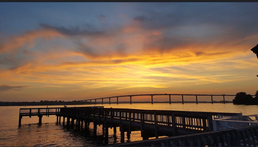 More Photos Of 14442 Solomons Island Rd, Solomons Restaurant For Lease