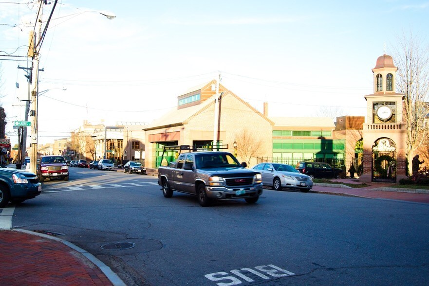 More Photos Of 1 Harris St, Newburyport Medical For Lease