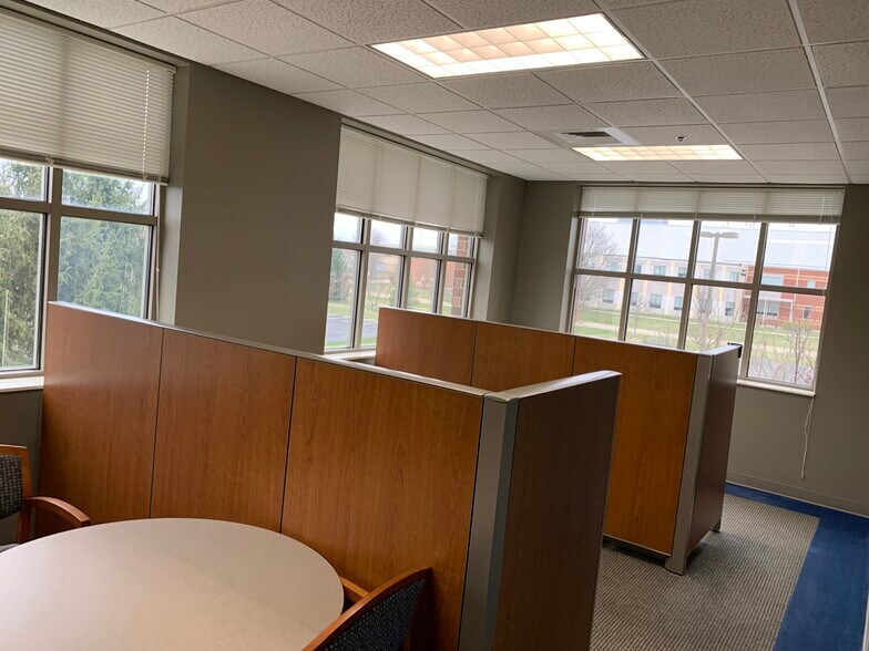 More Photos Of 2001 S First St, Champaign Office For Lease
