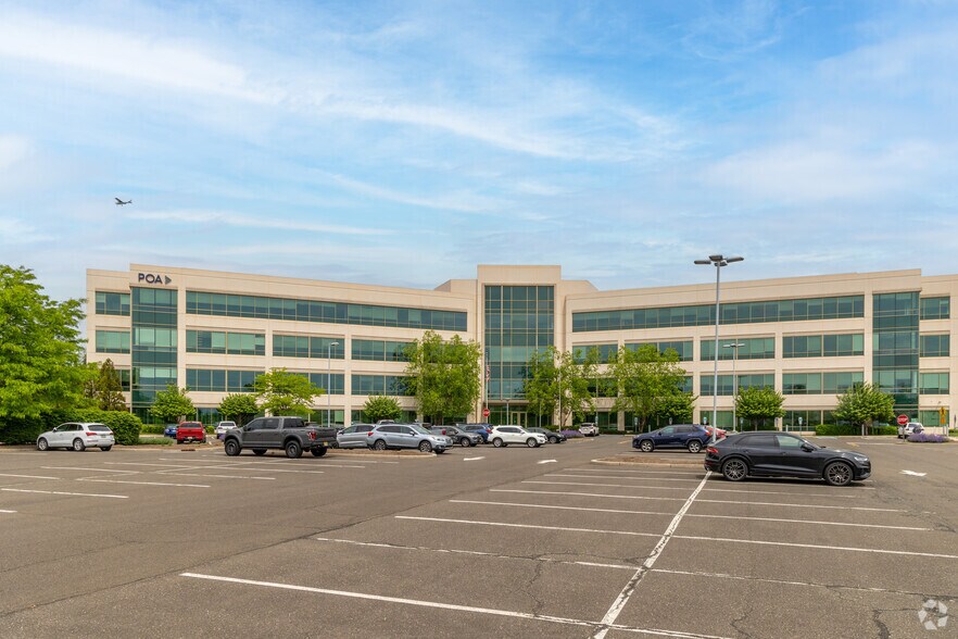 More Photos Of 200 Princeton South Corporate Ctr, Ewing Office For Lease