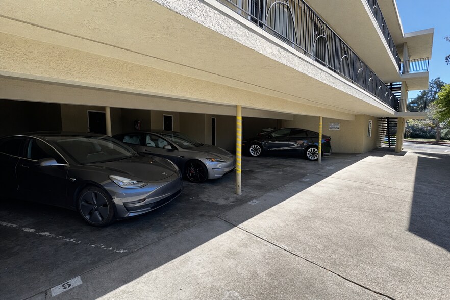 More Photos Of 2015 Hearst Ave, Berkeley Apartments For Sale