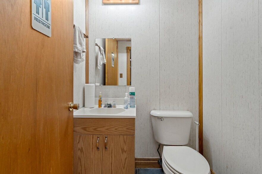 More Photos Of 62 Highway 40 W, Inglis Medical For Sale