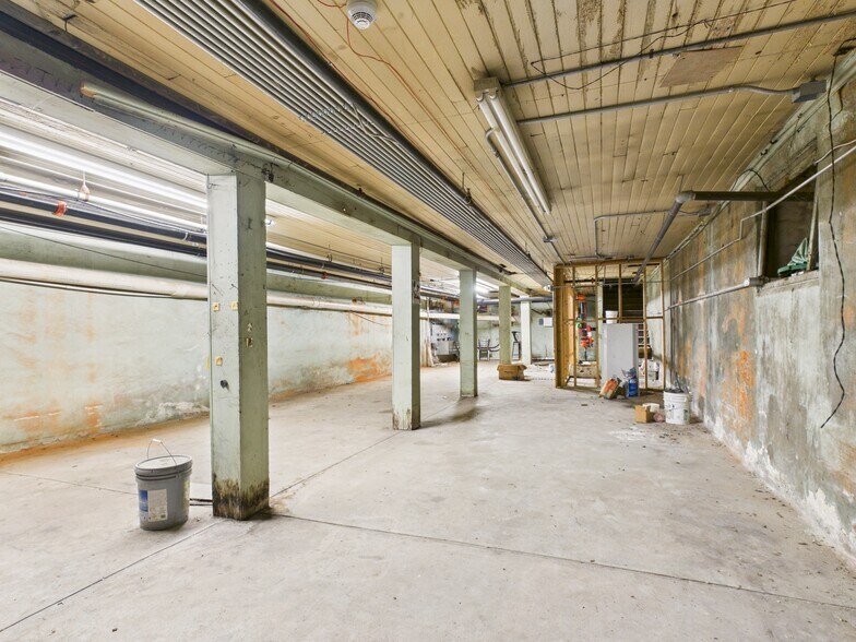 More Photos Of 1012 Broadway, Columbus Storefront Retail Residential For Lease