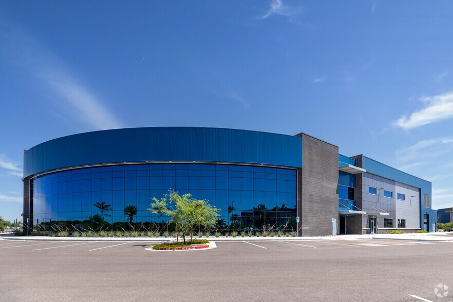 Primary Photo Of 2559 N Greenfield Rd, Mesa Airplane Hangar For Lease