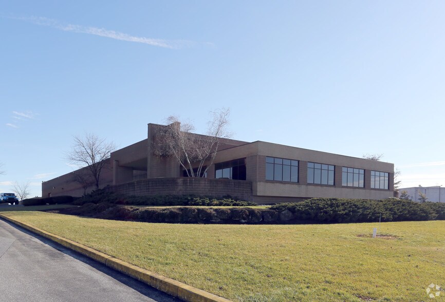 More Photos Of 1842 Colonial Village Ln, Lancaster Warehouse For Lease