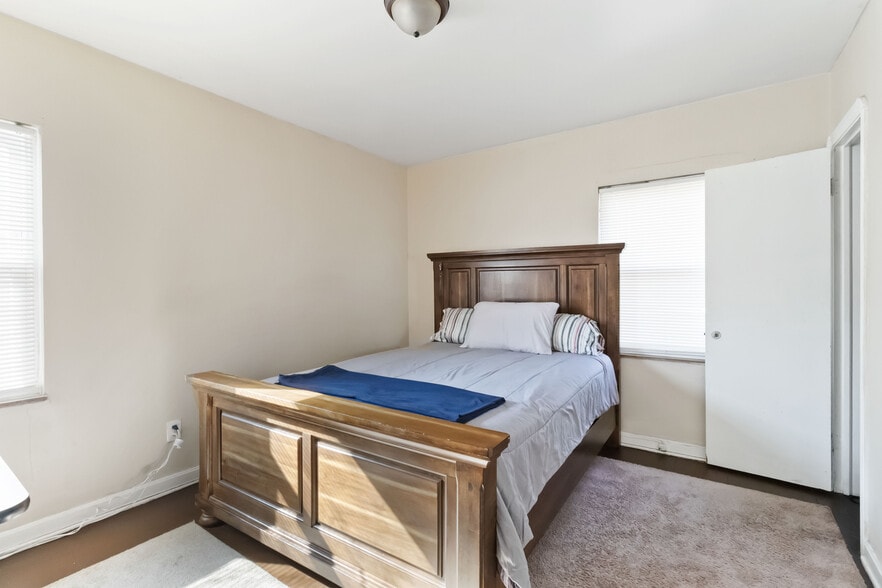 More Photos Of 17809 Harvard Ave, Cleveland Multifamily For Sale