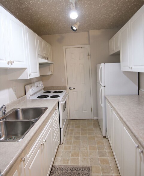 More Photos Of 9606 101 Av, Plamondon Apartments For Sale