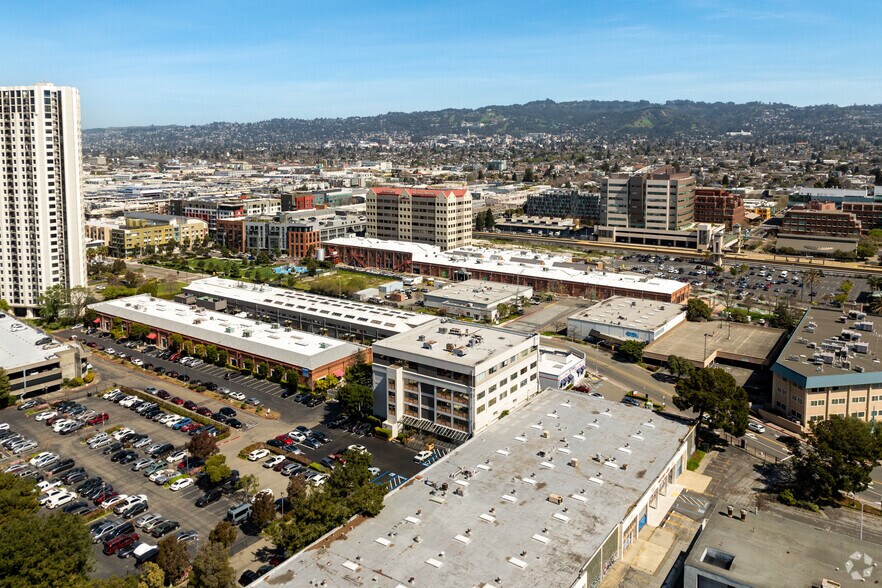 More Photos Of 5901 Christie Ave, Emeryville Office For Lease