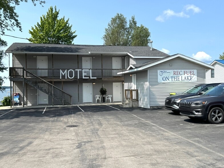 More Photos Of 214 S Main St, Lake City Hotel For Sale