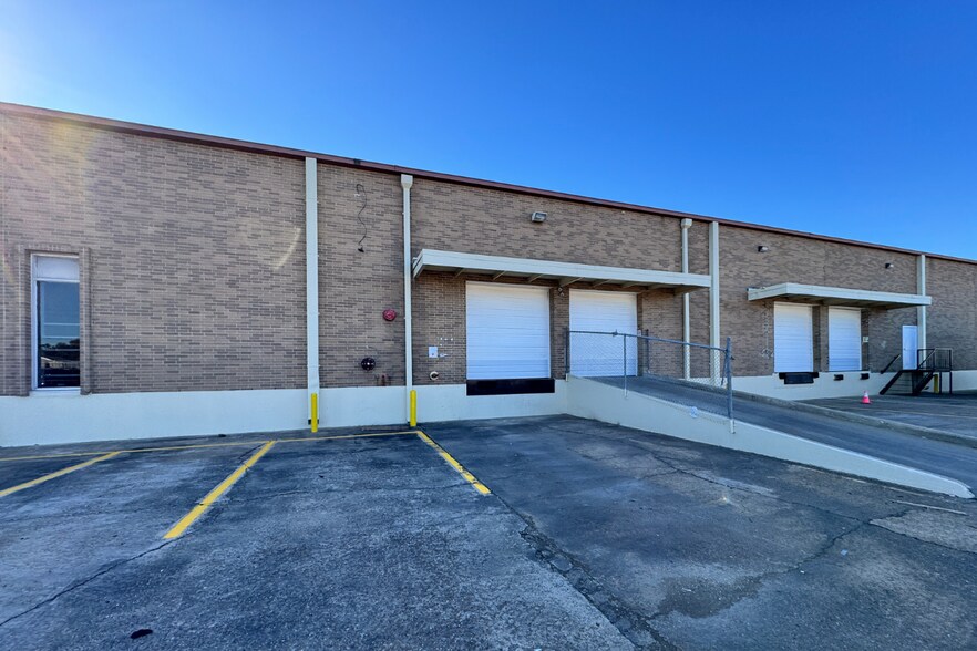 More Photos Of 2301-2399 Minimax Dr, Houston Warehouse For Lease