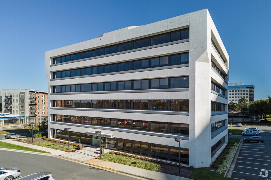 More Photos Of 7927 Jones Branch Dr, McLean Unknown For Lease