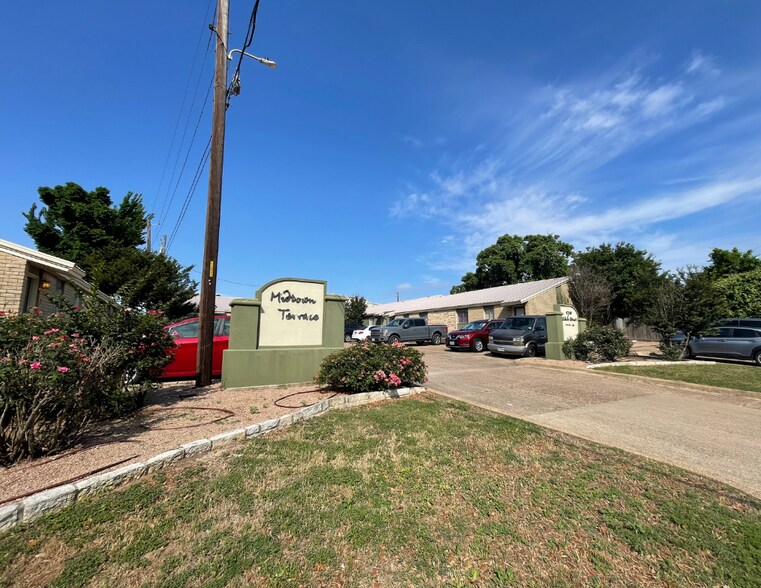 More Photos Of 1601 S College Ave, Bryan Multifamily For Sale