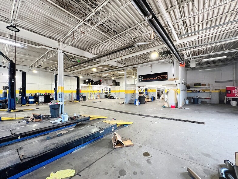 More Photos Of 11262 Yonge St, Richmond Hill Auto Dealership For Sale