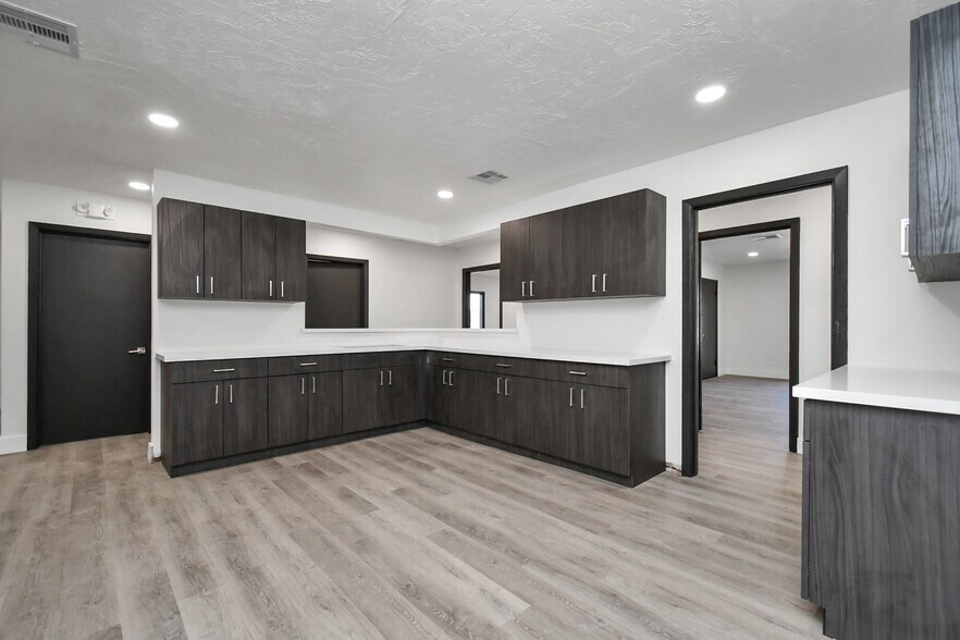 More Photos Of 421 Little York Rd, Houston Truck Stop For Lease