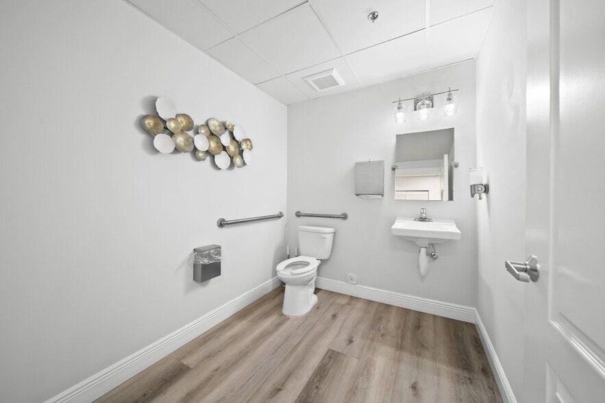 More Photos Of 3322 SE Gran Park Way, Stuart Warehouse For Sale