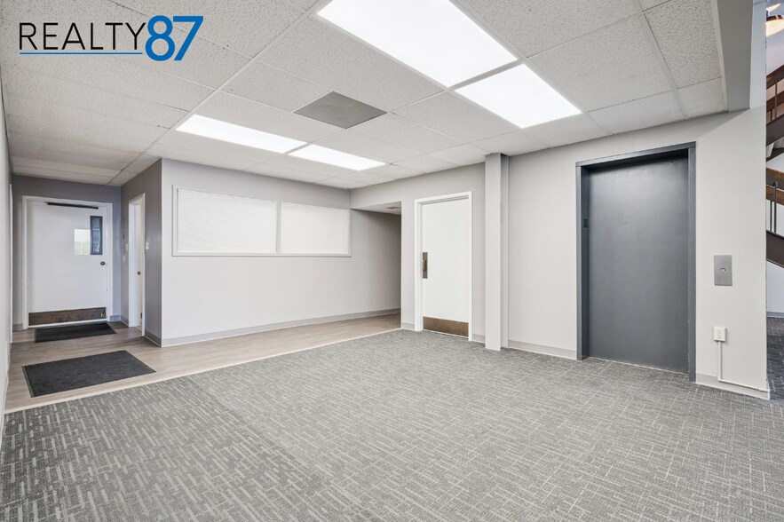 More Photos Of 724 3rd Ave SE, Cedar Rapids Freestanding For Lease