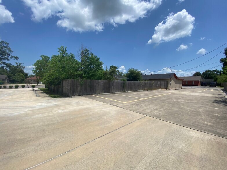 More Photos Of 2401 N 16th St, Orange Land For Sale