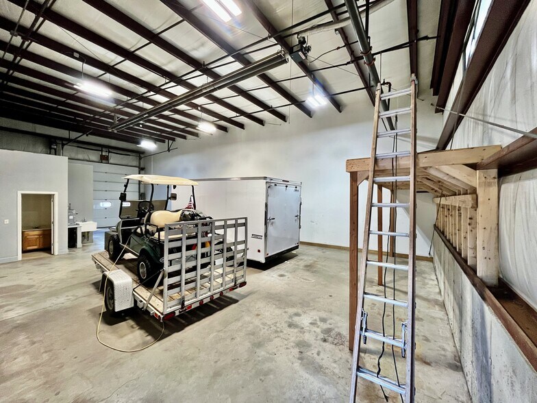 More Photos Of 2 Rockview Way, Rockland Industrial For Lease