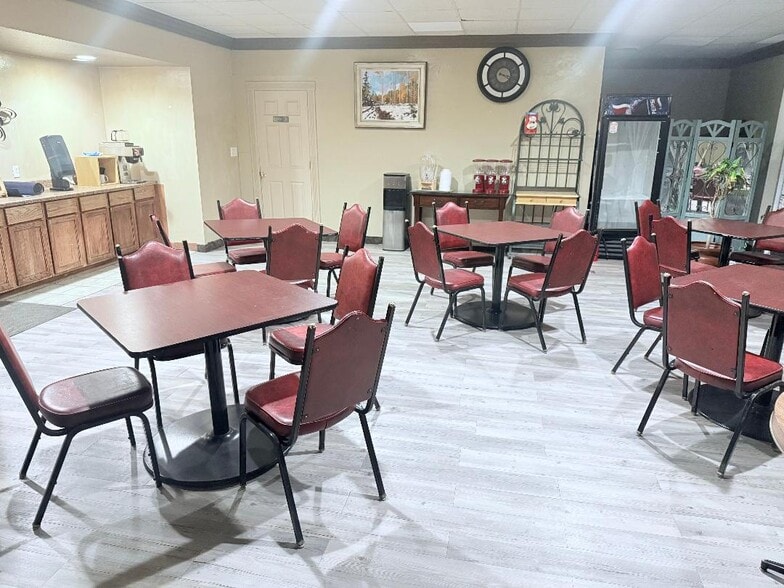 More Photos Of 2901 S Van Buren St, Enid Hotel For Sale