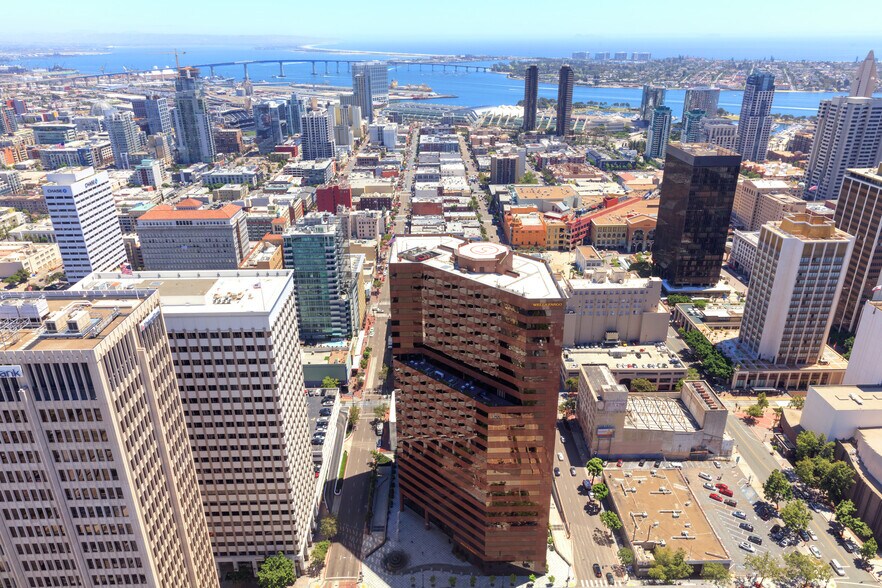 More Photos Of 401 B St, San Diego Office For Lease