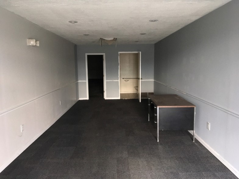 More Photos Of 93 Monocacy Blvd, Frederick Showroom For Lease