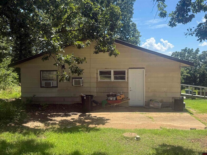 More Photos Of 166 County Road 806, Gamaliel Multifamily For Sale