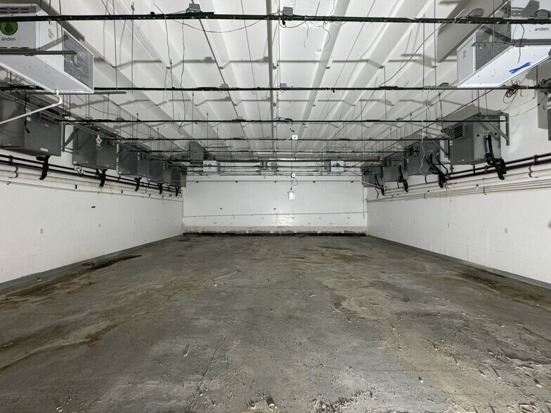 More Photos Of 3555 Moline St, Aurora Manufacturing For Lease
