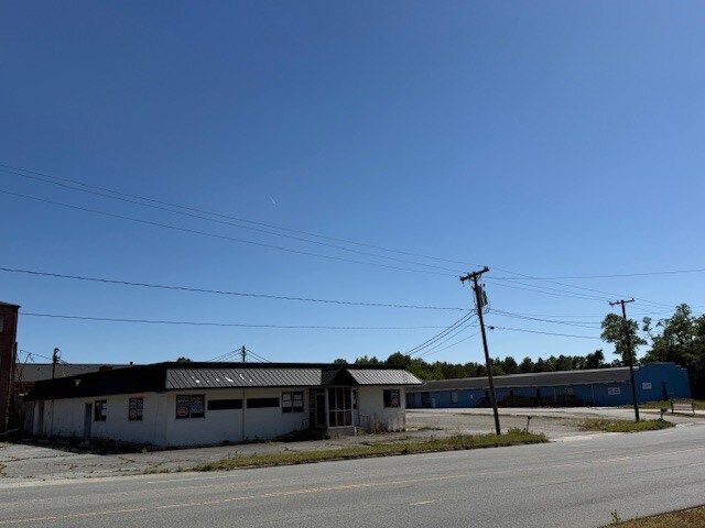 More Photos Of 1569 National Hwy, Thomasville General Retail For Sale