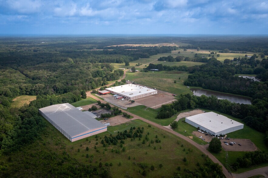 More Photos Of 190 NW Industrial Pky, Jackson Manufacturing For Lease