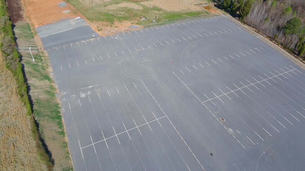 More Photos Of 5170 S Main St, Salisbury Land For Lease