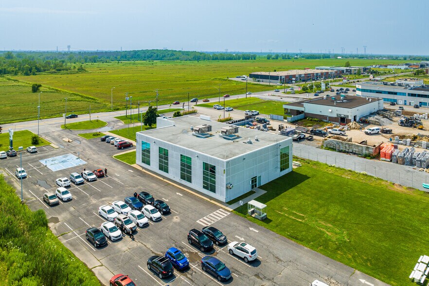 More Photos Of 1555 Boul Lionel-Boulet, Varennes Office For Lease