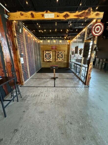 More Photos Of 201 E Center St, Tarpon Springs Bar For Lease