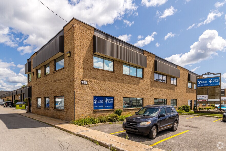 More Photos Of 755 Boul Du Curé-Boivin, Boisbriand Warehouse For Lease
