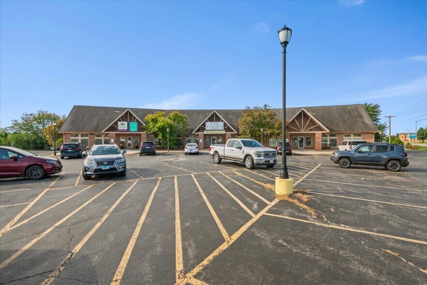 More Photos Of 3111-3131 Robbins Rd, Springfield Office For Lease