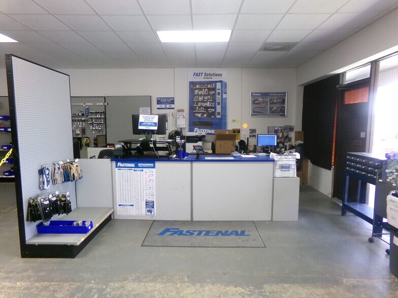 More Photos Of 904-910 Magnolia Ave, Auburndale General Retail For Lease