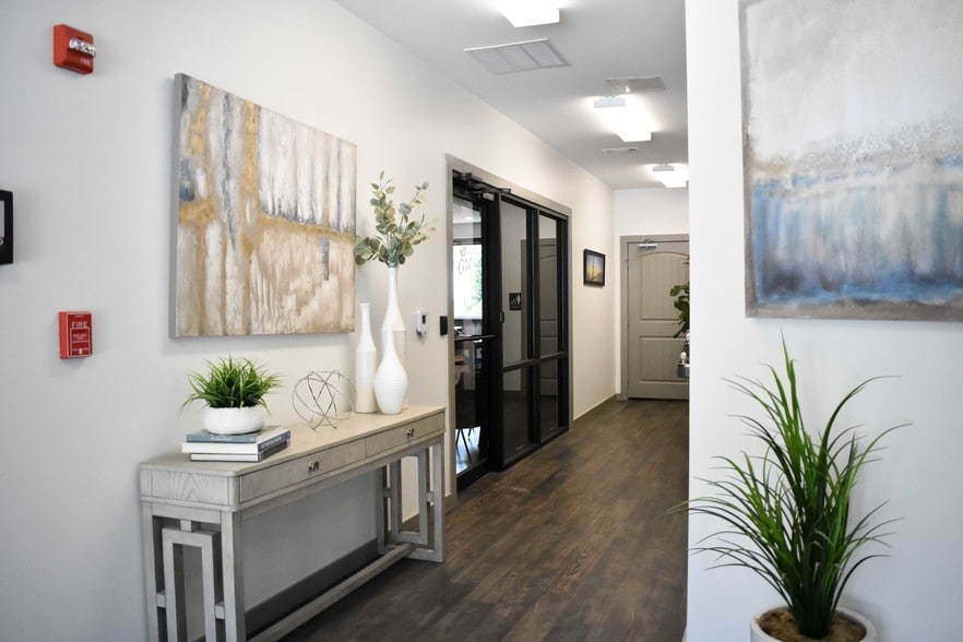 More Photos Of 8101 McClure Dr, Fort Smith Medical For Lease