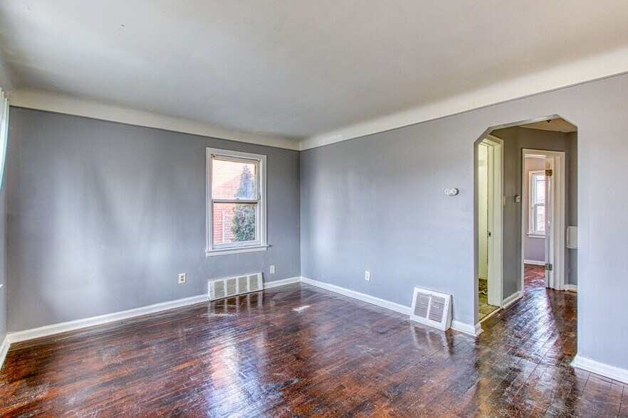 More Photos Of 12014 Duchess St, Detroit Flex For Sale