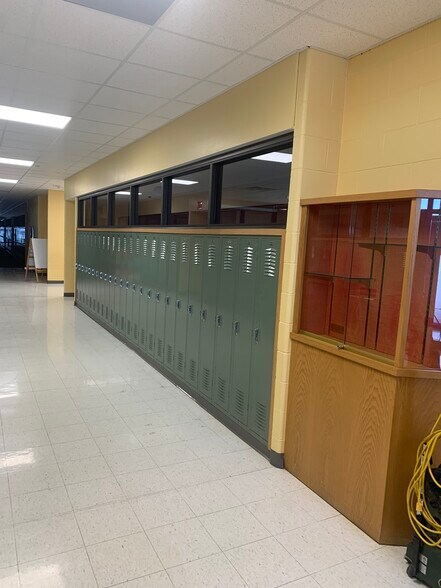 More Photos Of 3542 Finger Rd, Green Bay Specialty For Lease