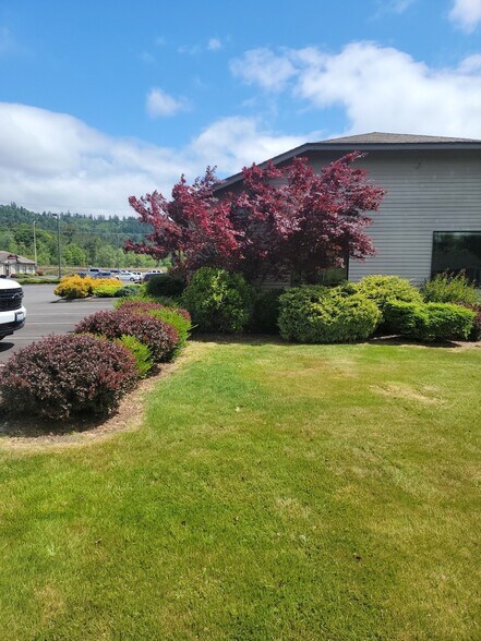 More Photos Of 1900 Belmont Loop, Woodland Storefront Retail Office For Lease